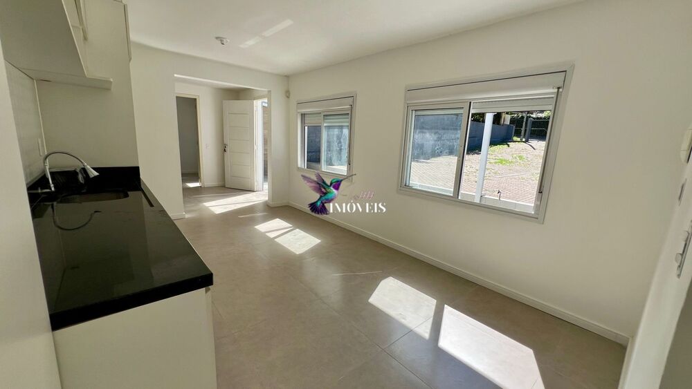 Casa à venda com 2 quartos, 110m² - Foto 2