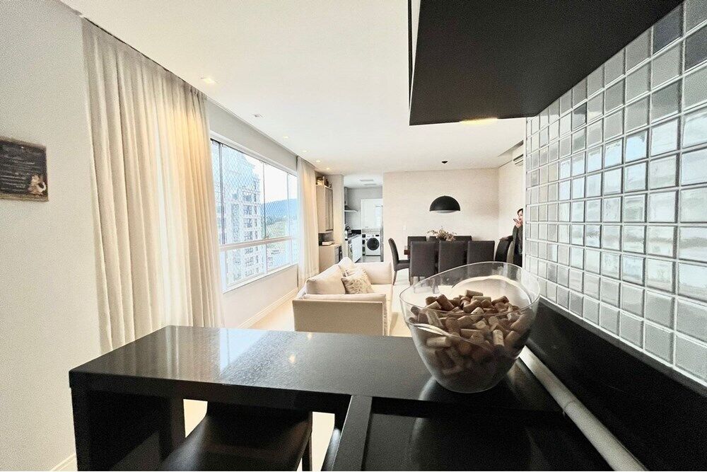 Apartamento à venda com 3 quartos, 122m² - Foto 3