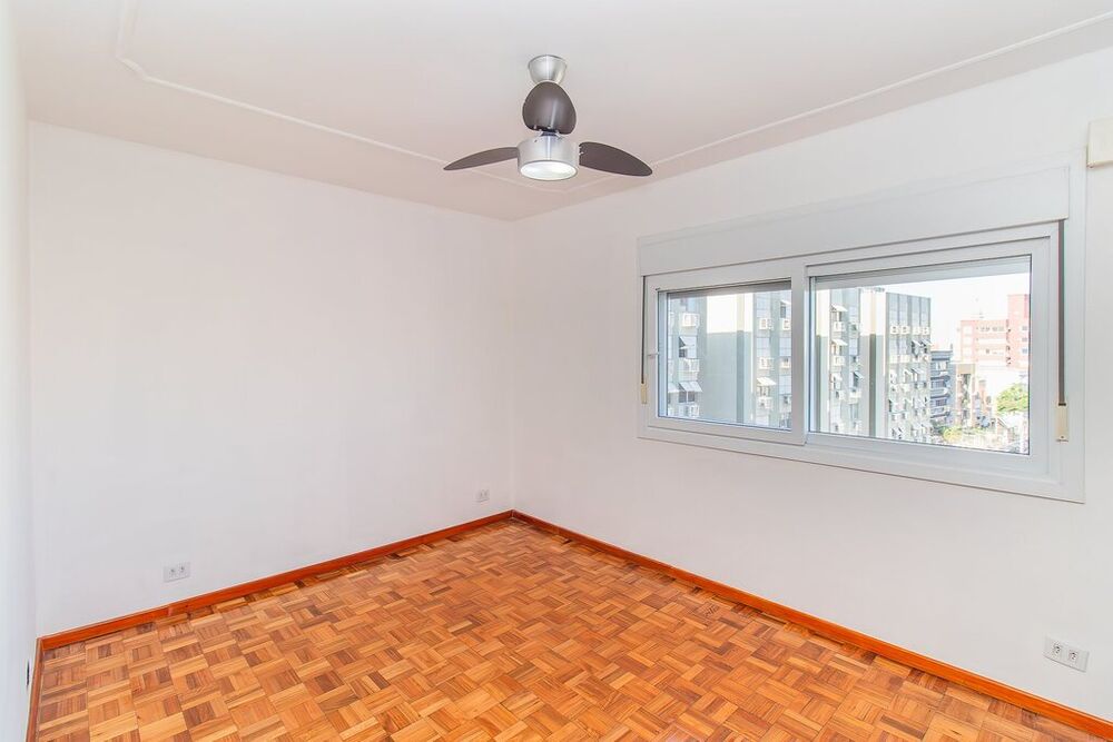 Apartamento à venda com 2 quartos, 70m² - Foto 2