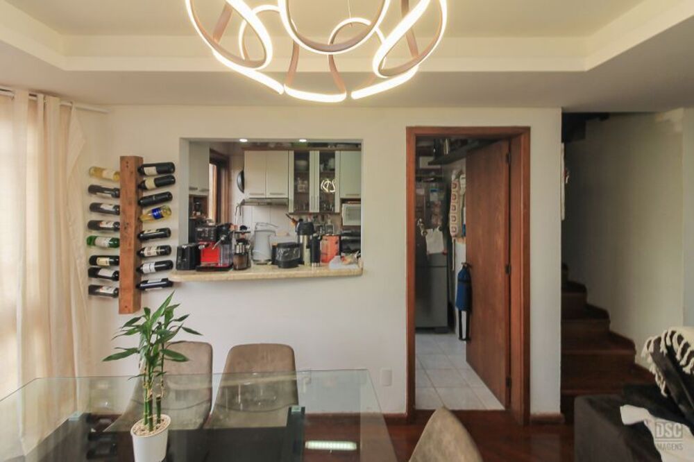 Casa à venda com 3 quartos, 183m² - Foto 3