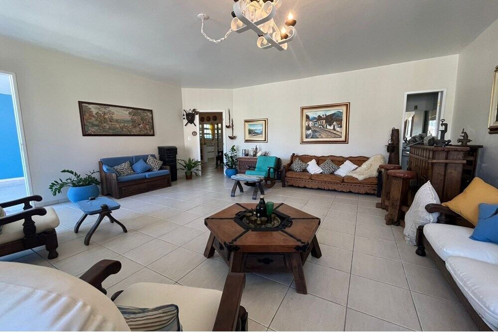 Casa à venda com 7 quartos, 240m² - Foto 5
