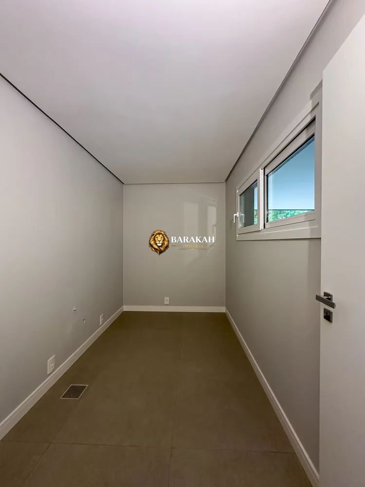 Casa, 3 quartos, 318 m² - Foto 1