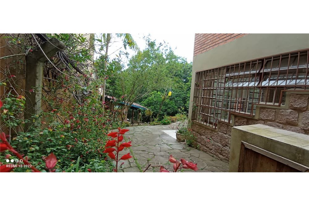 Casa à venda com 2 quartos, 210m² - Foto 2