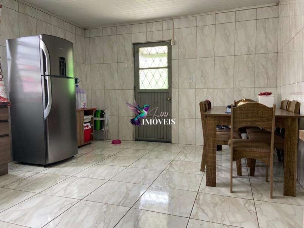 Casa à venda com 3 quartos, 100m² - Foto 4