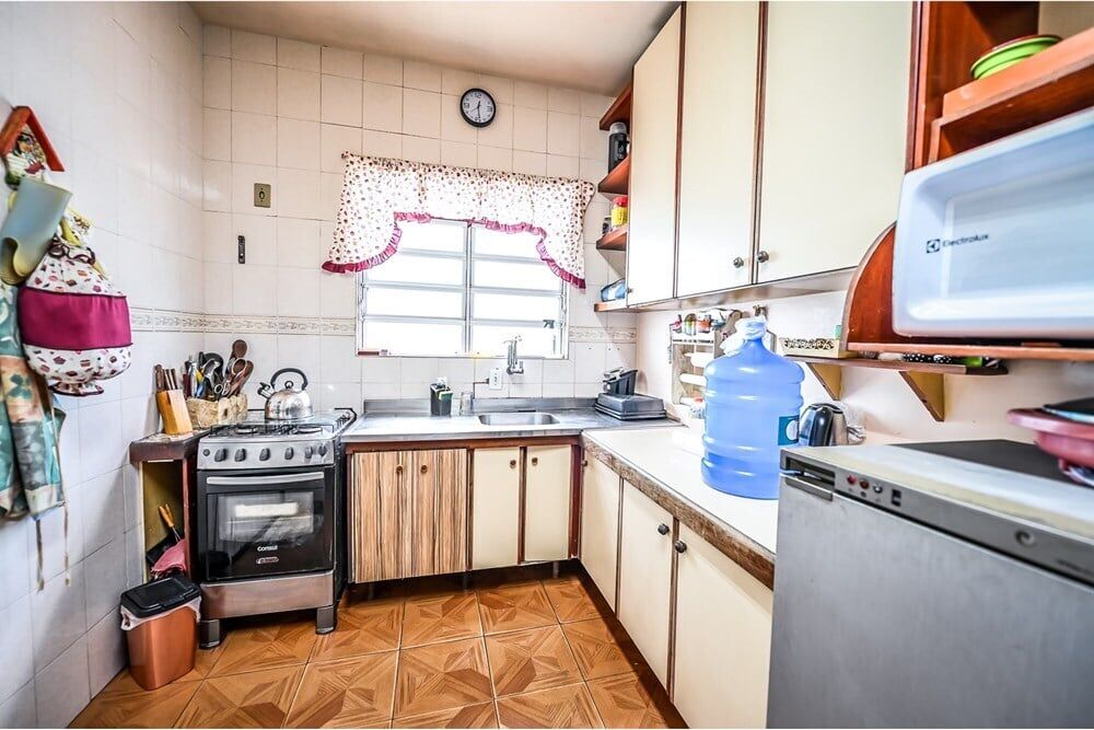 Casa de Condomínio à venda com 3 quartos, 198m² - Foto 2