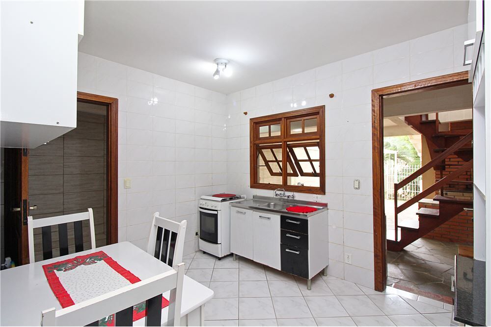 Casa à venda com 3 quartos, 198m² - Foto 4