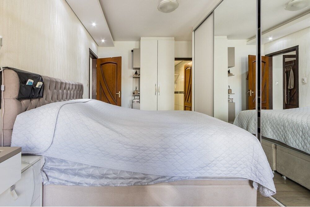 Apartamento à venda com 3 quartos, 161m² - Foto 2