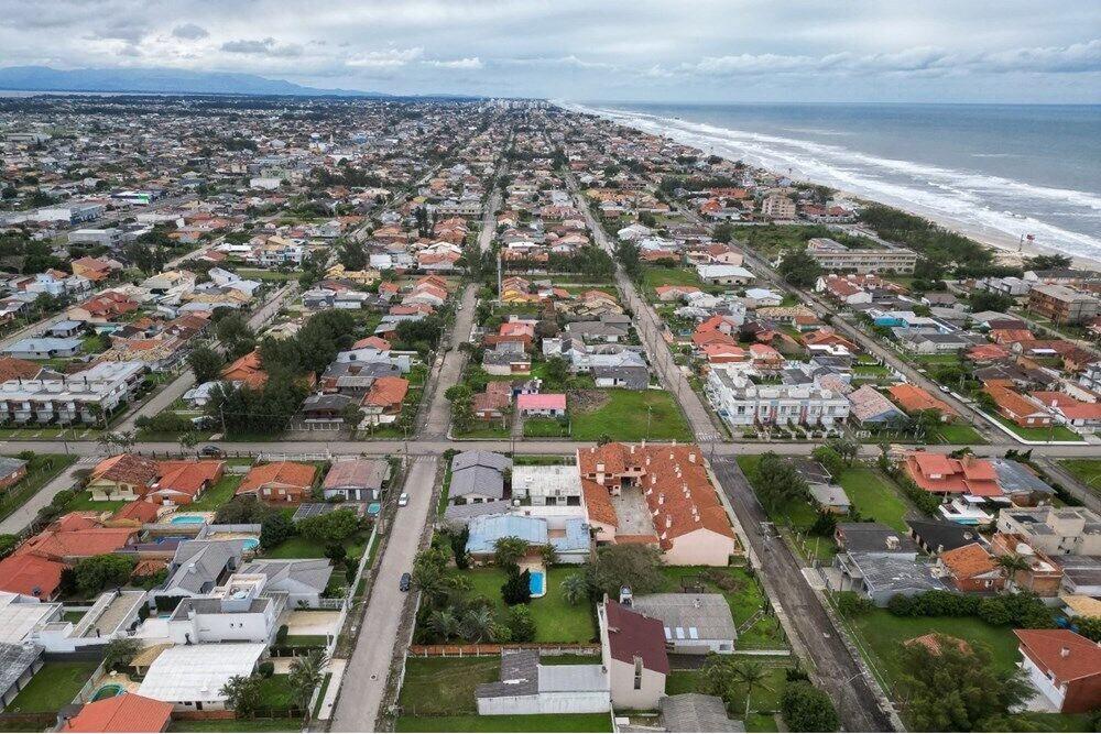 Casa à venda com 3 quartos, 268m² - Foto 2