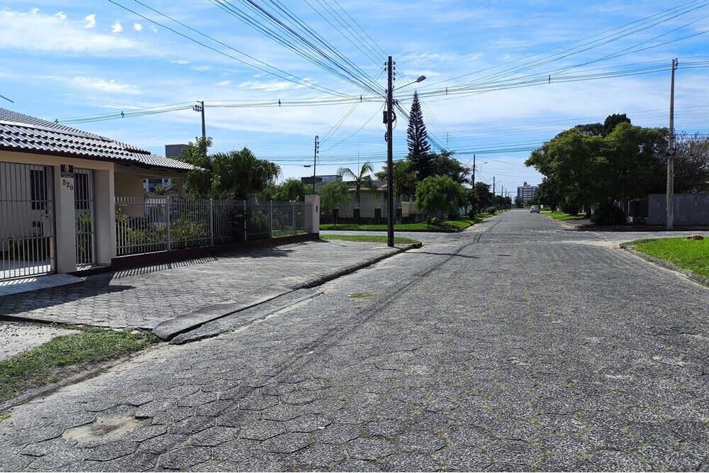 Casa à venda com 3 quartos, 360m² - Foto 4
