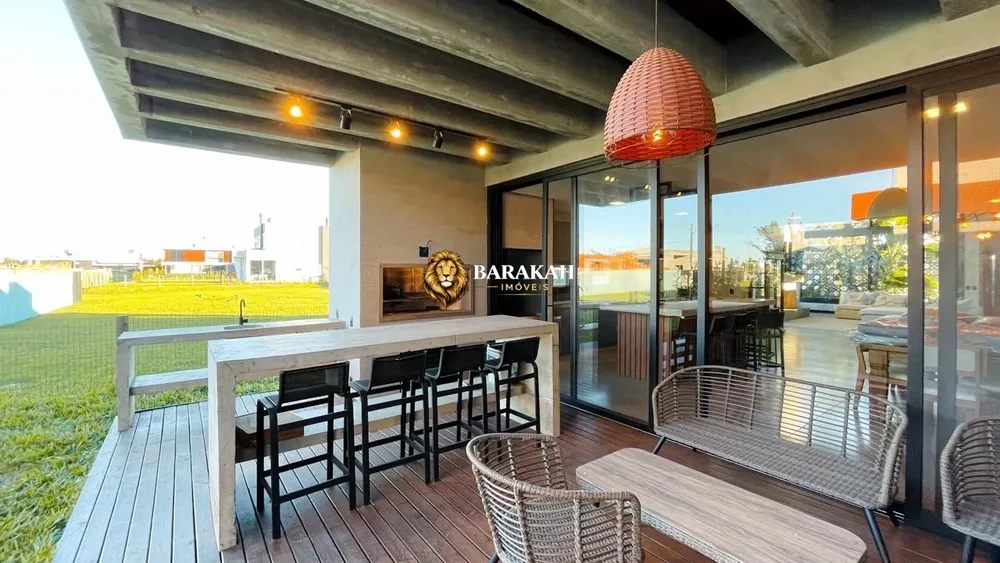Casa, 4 quartos, 221 m² - Foto 1