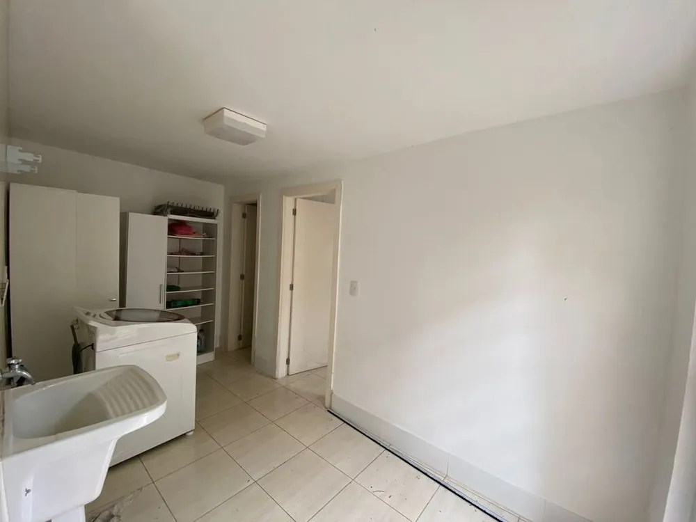 Casa, 4 quartos, 265 m² - Foto 1
