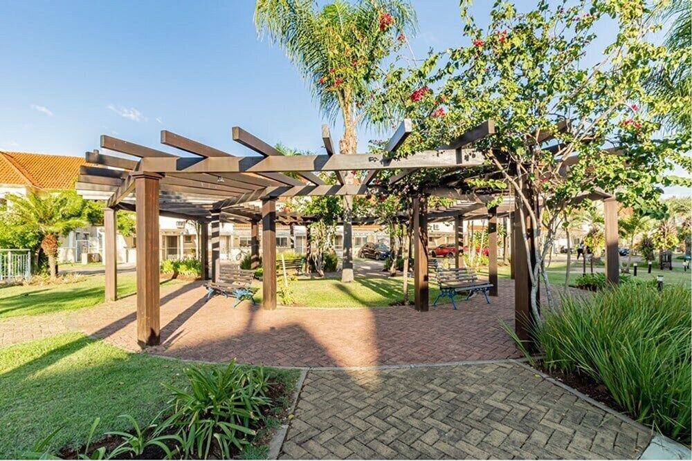 Casa de Condomínio à venda com 3 quartos, 144m² - Foto 1