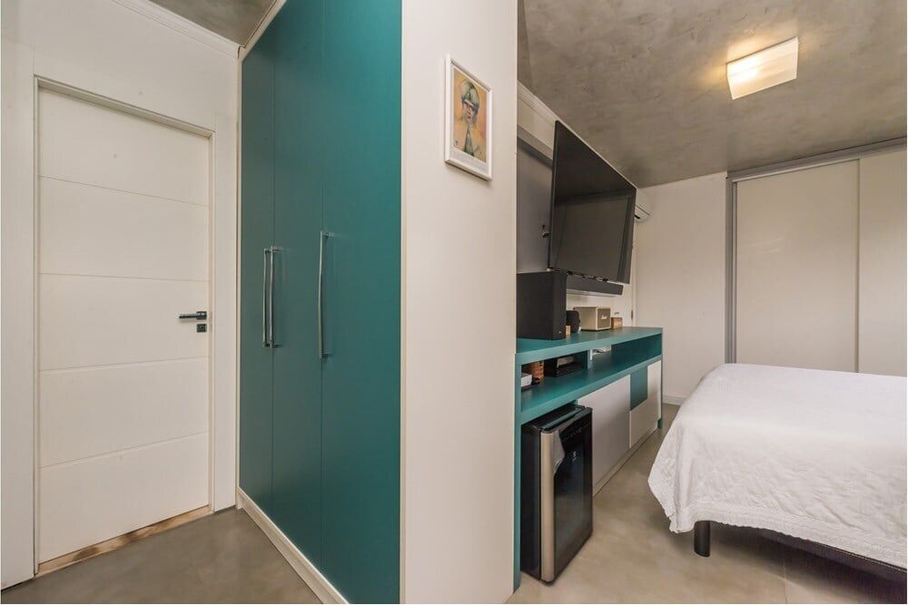 Apartamento à venda com 3 quartos, 205m² - Foto 2
