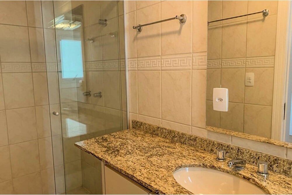 Casa de Condomínio à venda com 3 quartos, 212m² - Foto 2