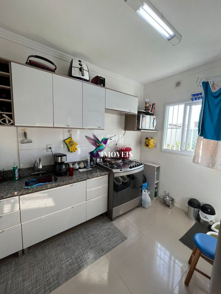 Casa à venda com 2 quartos, 70m² - Foto 6