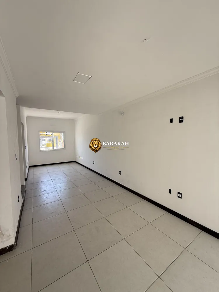 Casa, 3 quartos, 230 m² - Foto 2