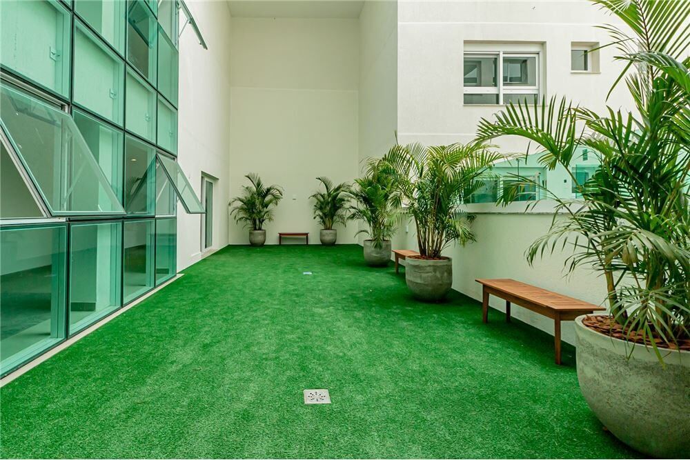 Apartamento à venda com 3 quartos, 227m² - Foto 2