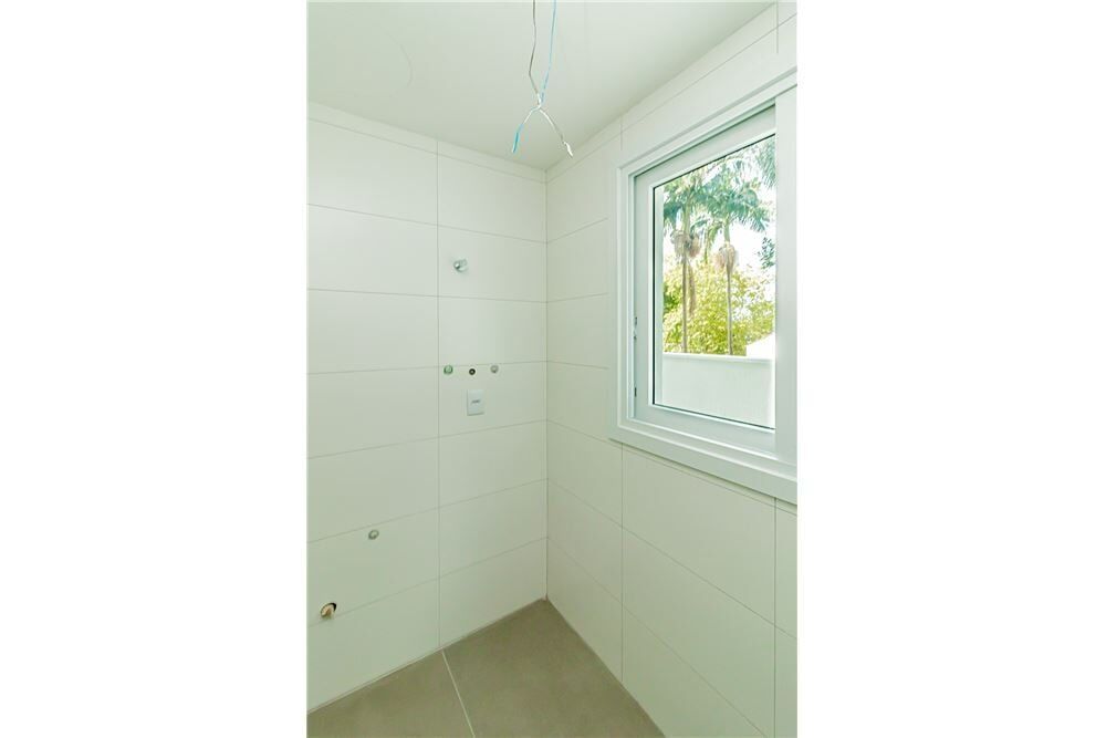 Apartamento à venda com 3 quartos, 227m² - Foto 4