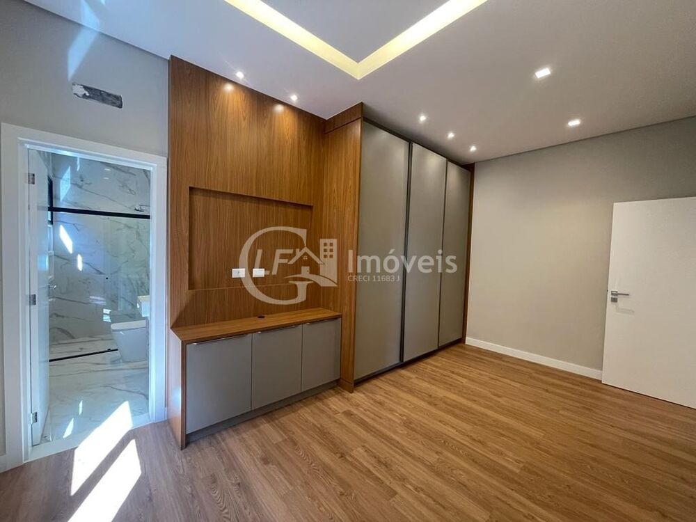 Casa, 3 quartos, 234 m² - Foto 1