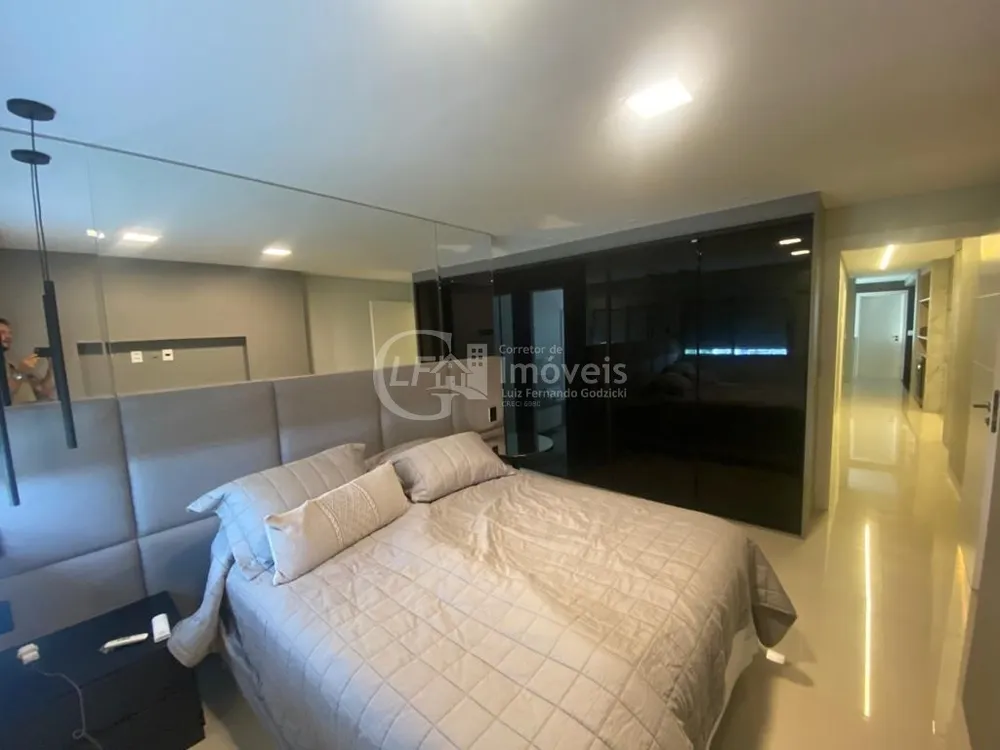 Apartamento, 3 quartos, 210 m² - Foto 1