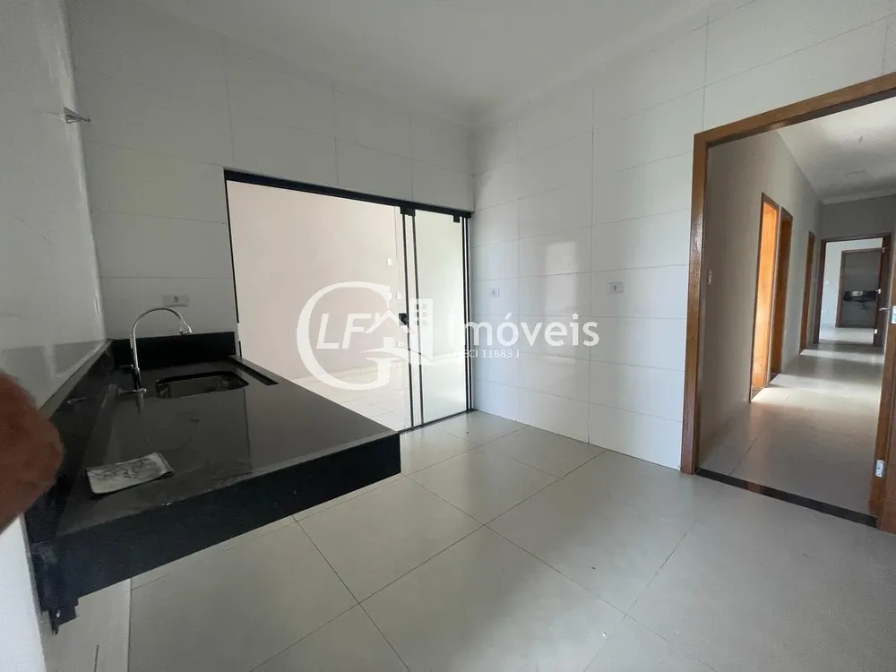 Casa, 3 quartos, 180 m² - Foto 2