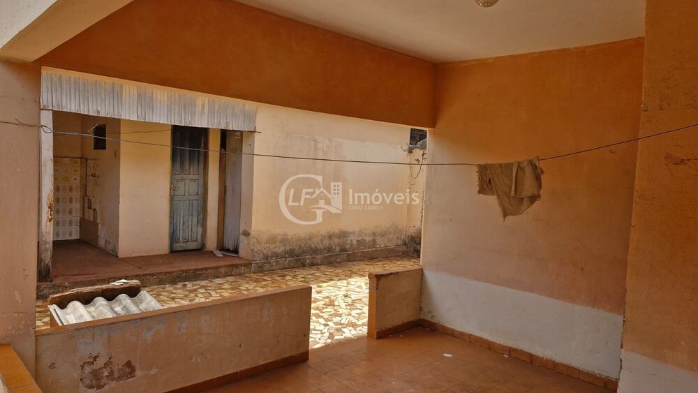 Casa à venda com 3 quartos - Foto 1