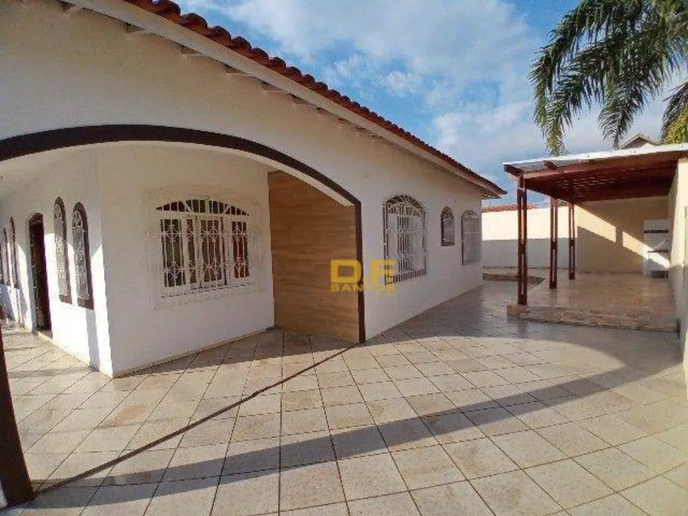 Casa, 3 quartos, 132 m² - Foto 1