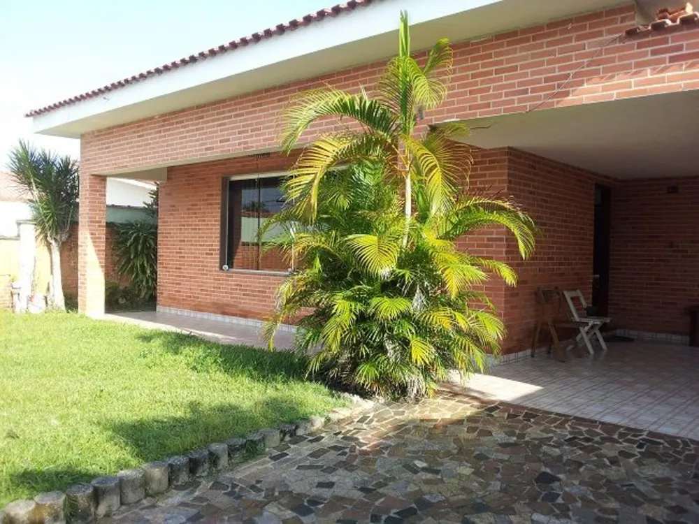 Casa, 5 quartos, 272 m² - Foto 1
