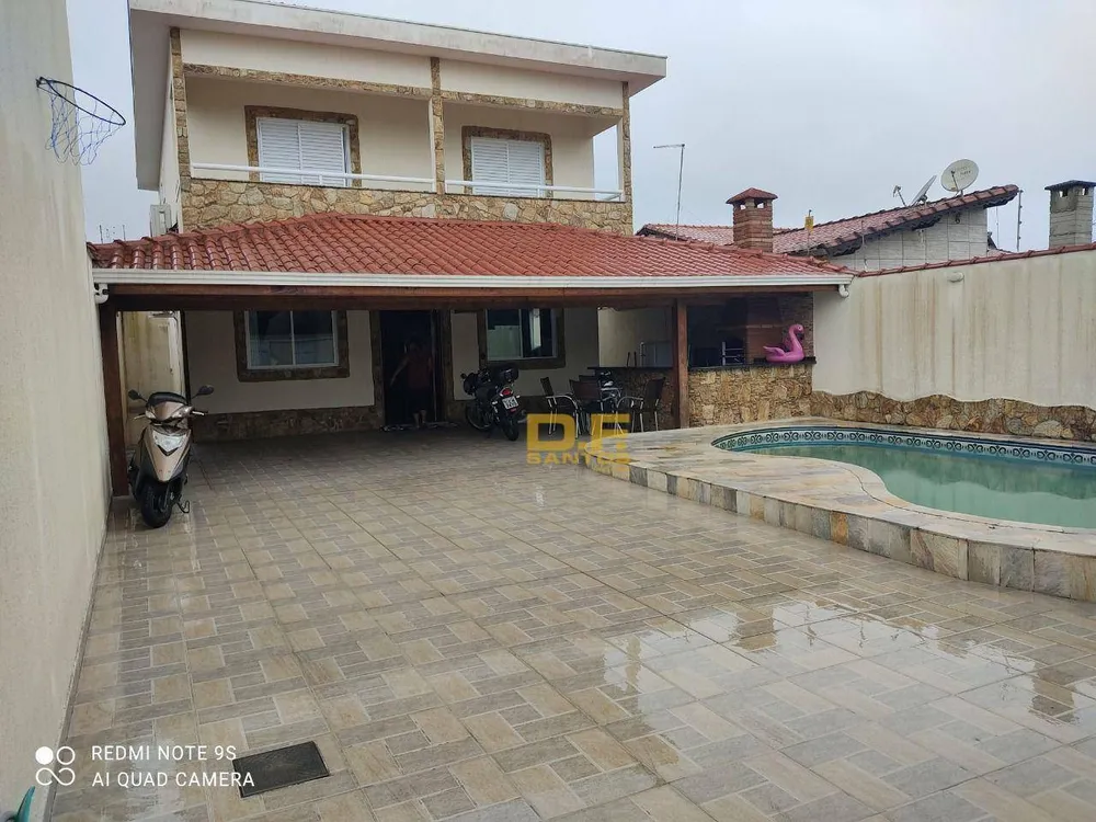 Casa, 5 quartos, 232 m² - Foto 1