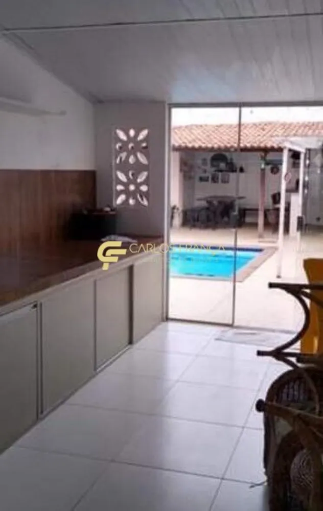 Casa, 4 quartos, 220 m² - Foto 1