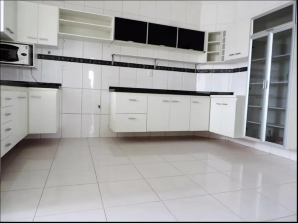 Apartamento à venda com 3 quartos, 143m² - Foto 1