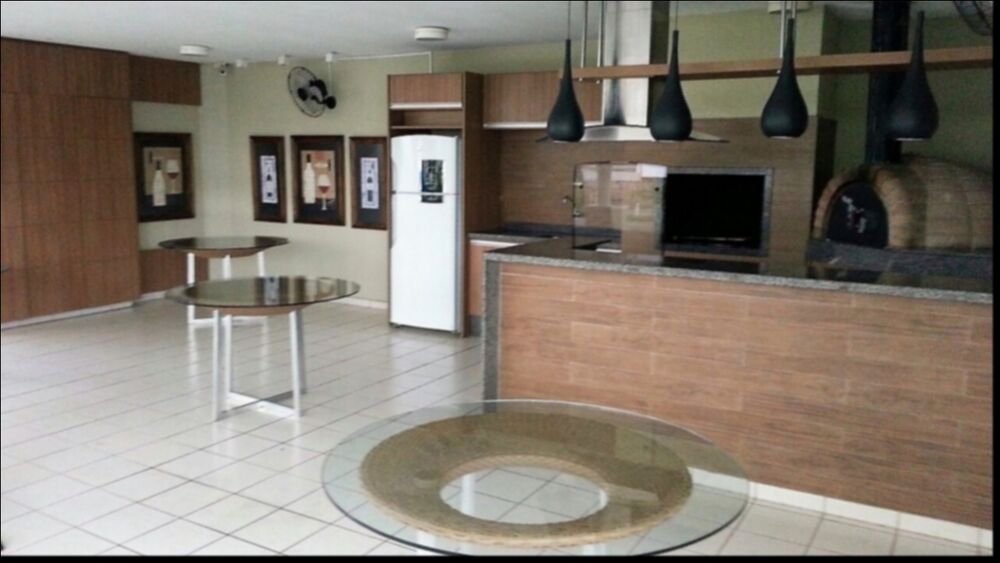 Apartamento à venda com 3 quartos, 76m² - Foto 2