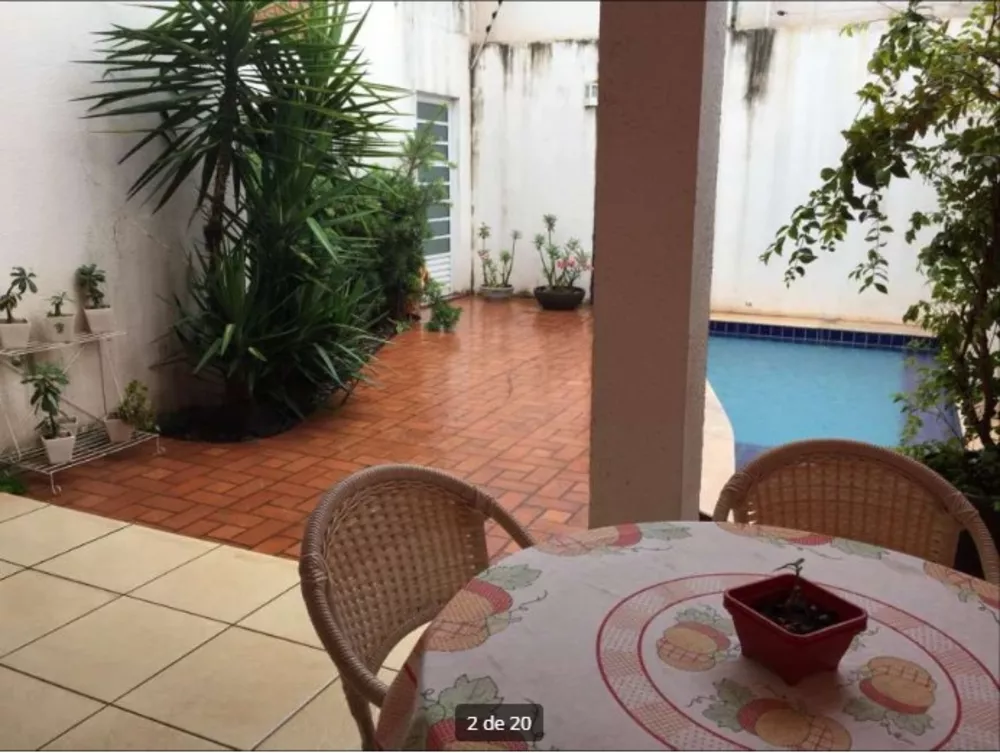 Casa de Condomínio à venda com 4 quartos, 195m² - Foto 2