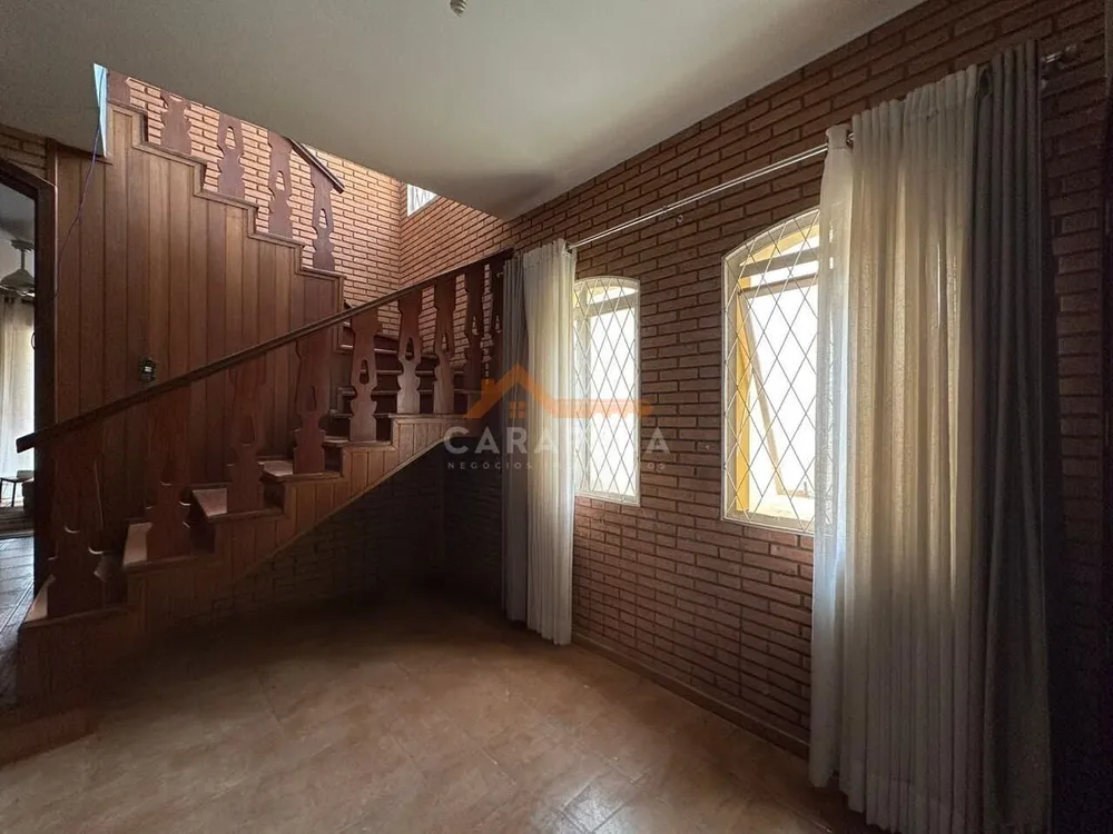 Casa, 4 quartos, 355 m² - Foto 1