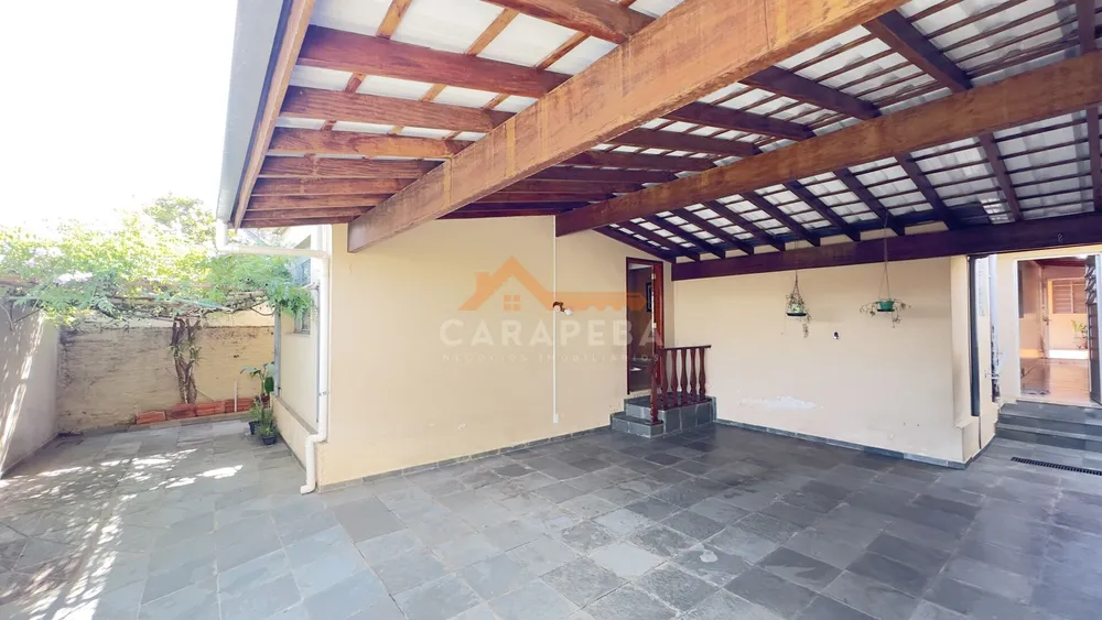 Casa, 3 quartos, 218 m² - Foto 1