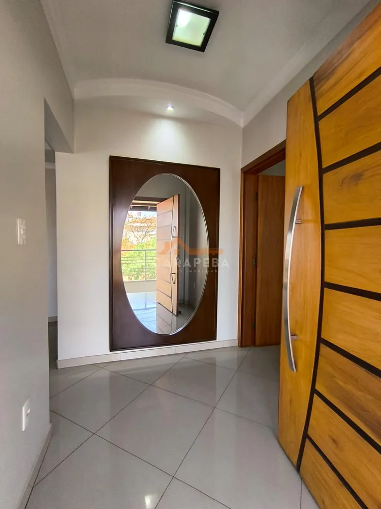 Casa, 4 quartos, 238 m² - Foto 2