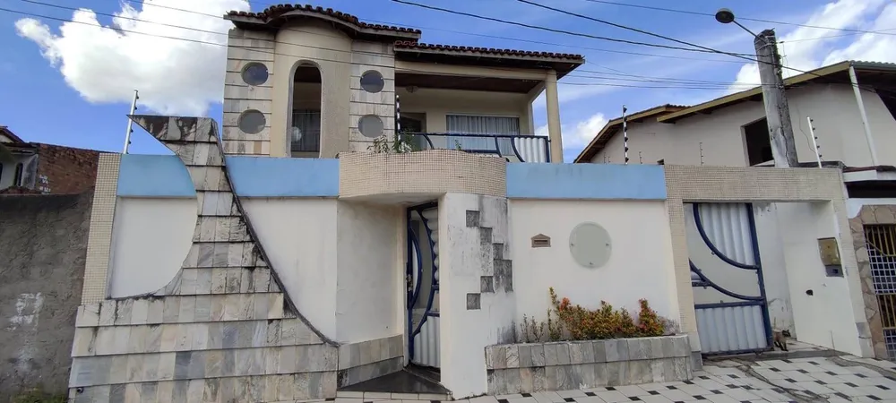 Casa, 4 quartos, 230 m² - Foto 1
