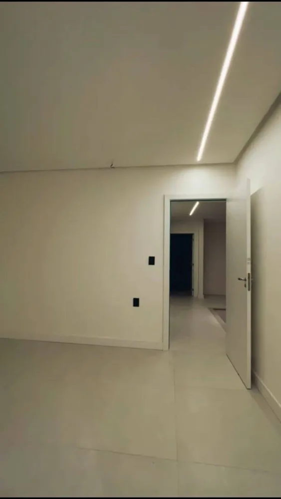 Casa, 4 quartos, 243 m² - Foto 9