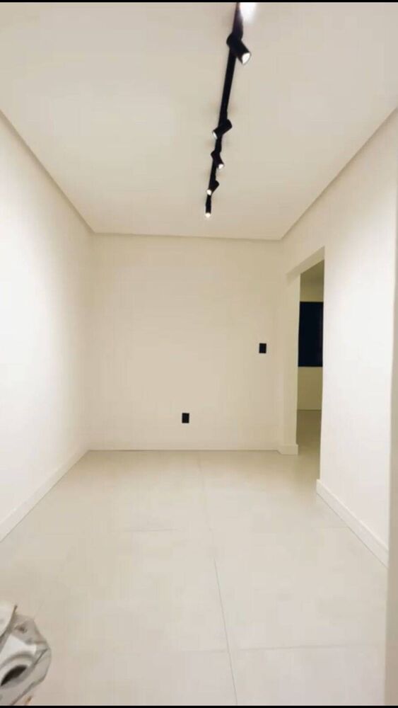 Casa, 4 quartos, 243 m² - Foto 2