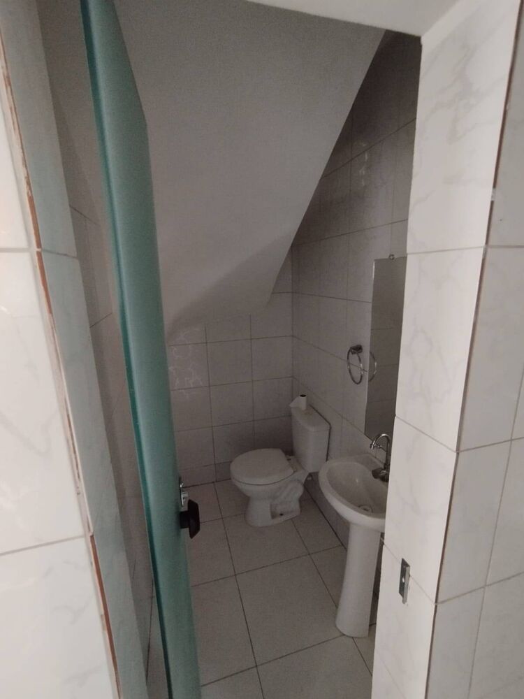 Casa à venda e aluguel com 3 quartos, 221m² - Foto 3