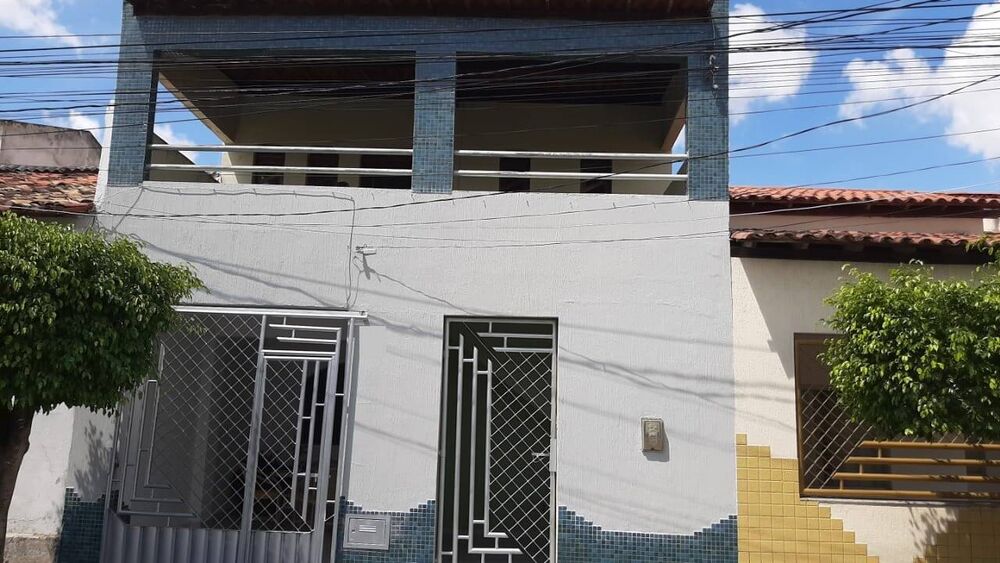 Casa à venda com 3 quartos, 106m² - Foto 1