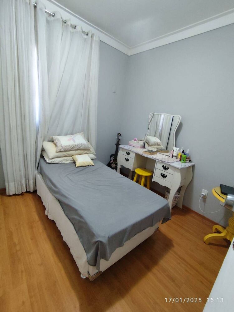 Casa de Condomínio à venda com 3 quartos, 167m² - Foto 2