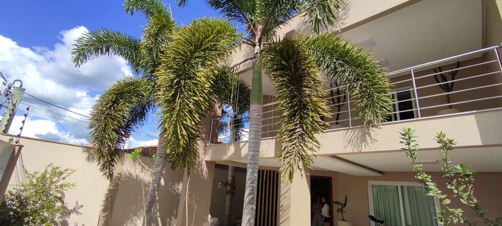 Casa, 3 quartos, 230 m² - Foto 1