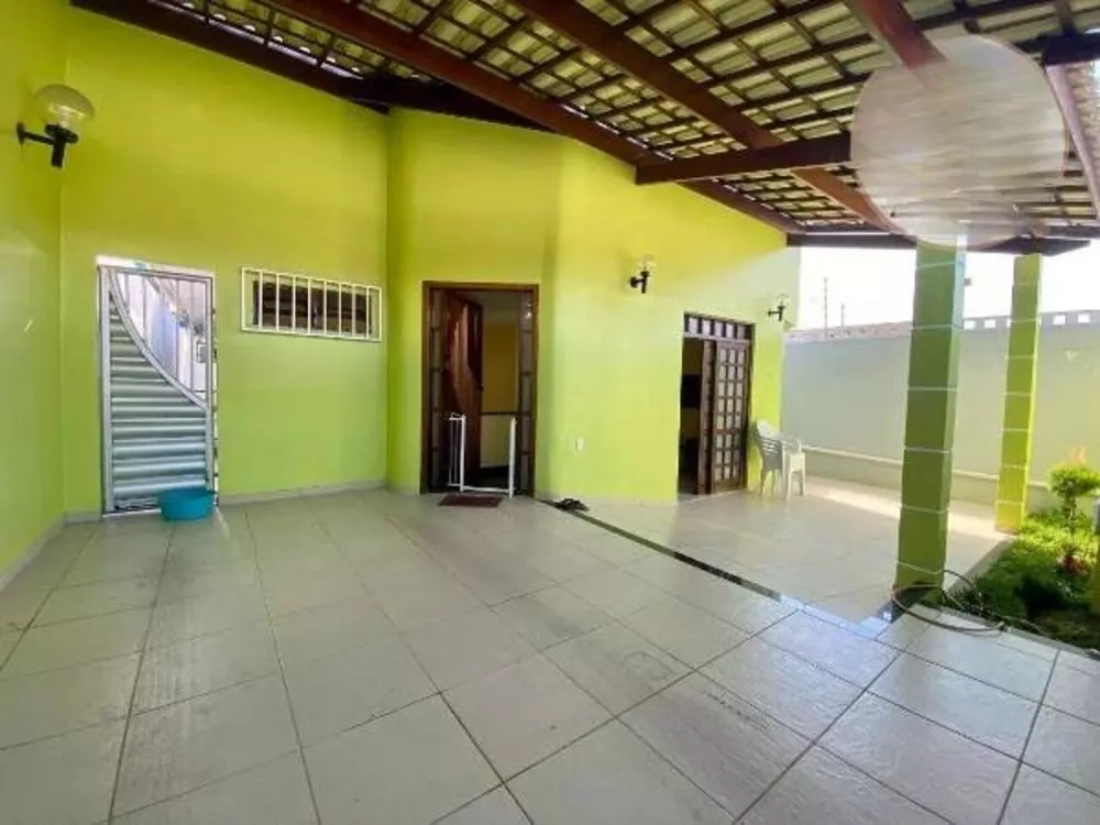 Casa à venda com 5 quartos, 220m² - Foto 2