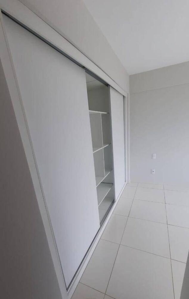 Apartamento à venda com 3 quartos - Foto 2