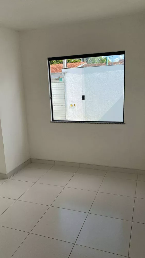 Casa à venda com 2 quartos, 60m² - Foto 4