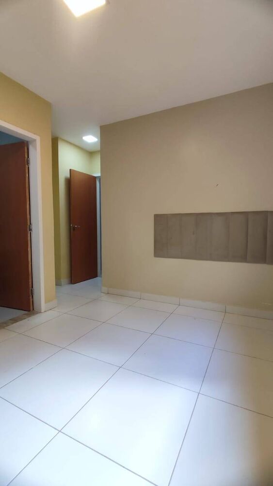 Casa à venda com 3 quartos, 100m² - Foto 4