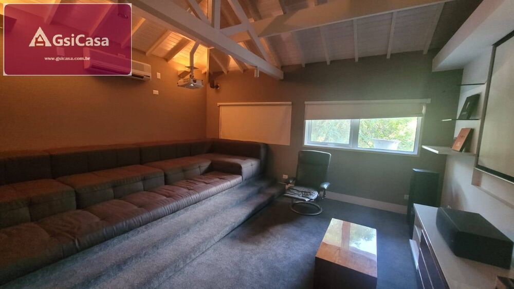 Casa para alugar com 5 quartos, 667m² - Foto 1