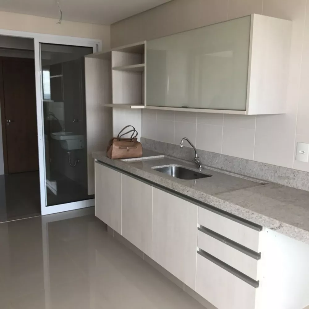 Apartamento à venda com 3 quartos, 128m² - Foto 3