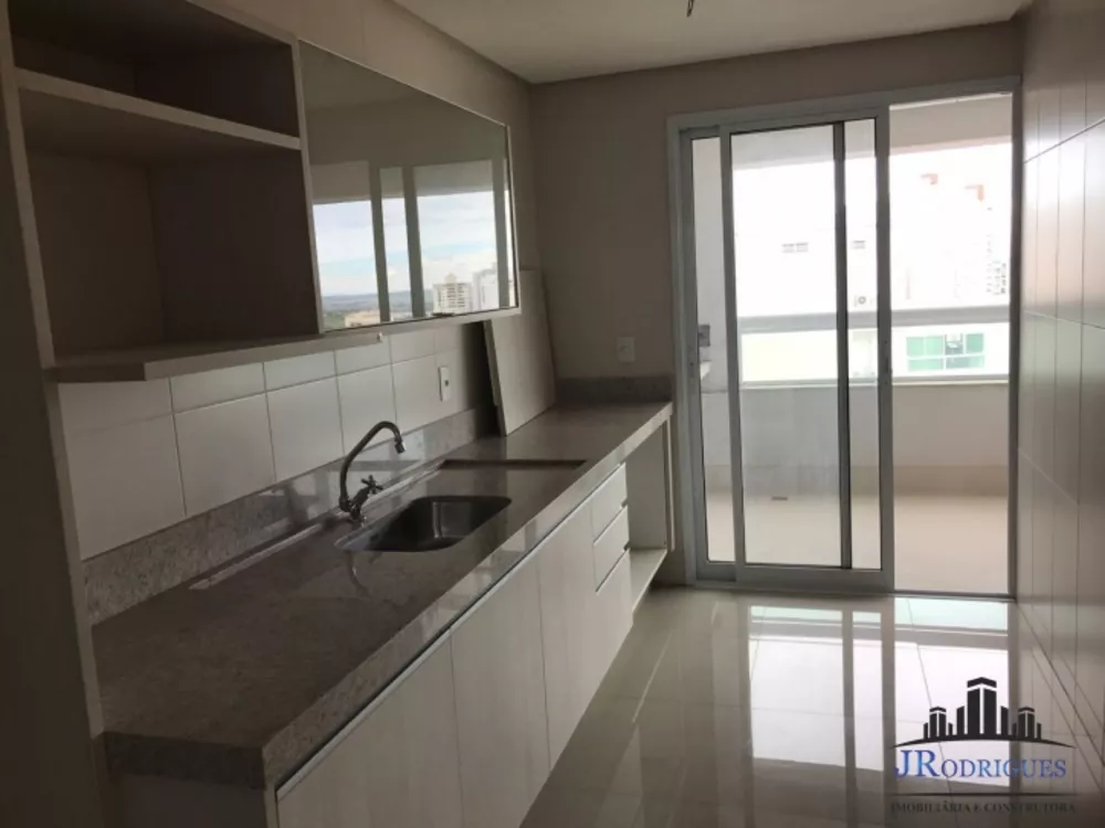 Apartamento à venda com 3 quartos, 128m² - Foto 4